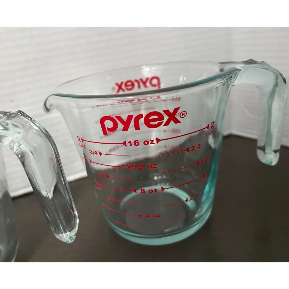 Pyrex Glass Measuring Cup Set 2 Cup 16 oz Red Lettering Clear Glass Lot of 2